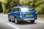 Dacia Logan MCV Stepway 2017 года (UK)